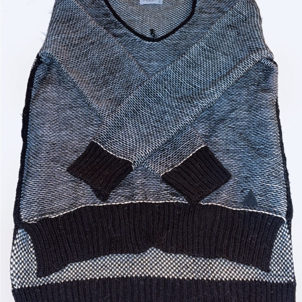 Elegant Black and Gray Women's Sweater